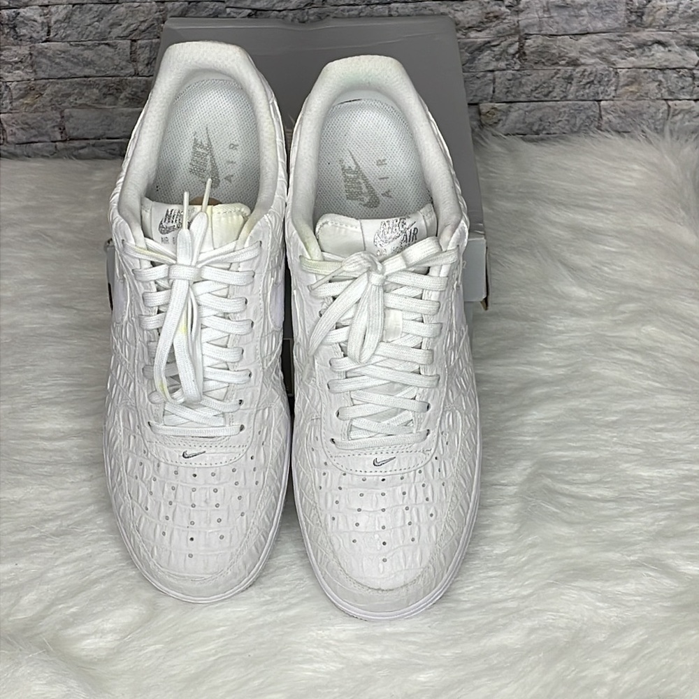 🔥🔥AIR FORCE 1’s 07 LV8 Size: 13🔥🔥***please see pics before purchasing*** - Picture 4 of 14